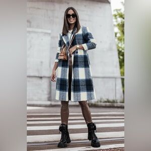 🌺DOUBLE TAKE BLUE AND WHITE PLAID DOUBLE BUTTON JACKET SIZE XL🌺